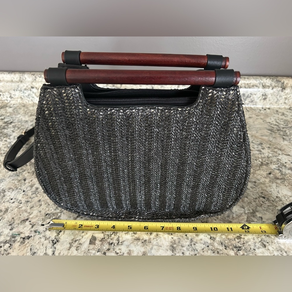 Handbag Republic Black Vegan Woven  Crossbody Removeable Strap Wood  Handles - Picture 8 of 9